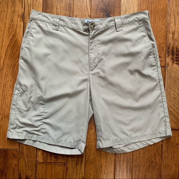 Columbia Other - Columbia | Khaki w/ cargo pocket shorts | Sz 38